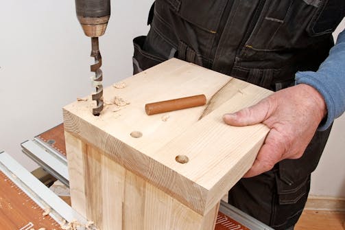 LIITOS NÄKYVILLÄ TAPEILLA LIITOS NÄKYVILLÄ TAPEILLA